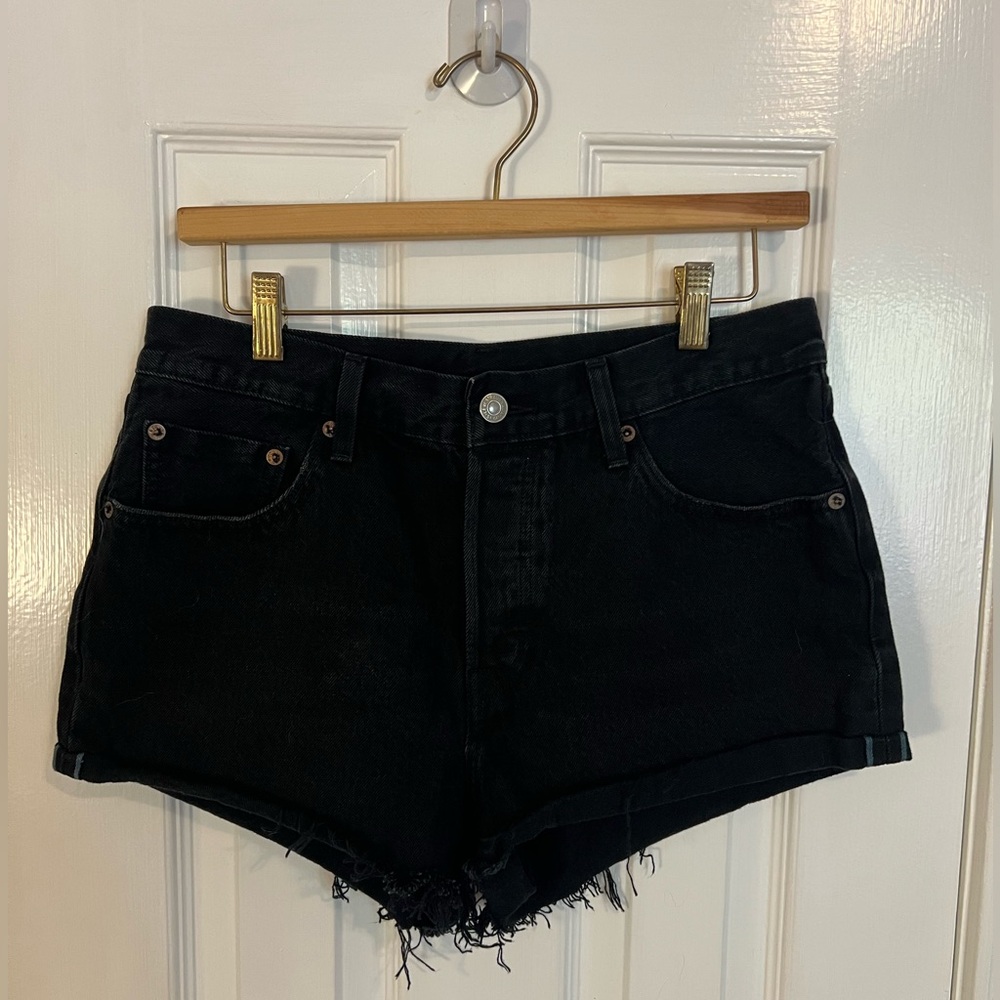 LEVI’S 501 Black High Waisted Denim Shorts W29